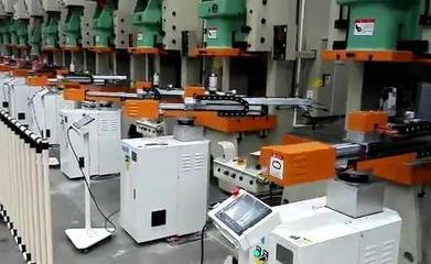 冲压机器人在冲压自动化生产线中的重要角色与农业机械销售的协同发展